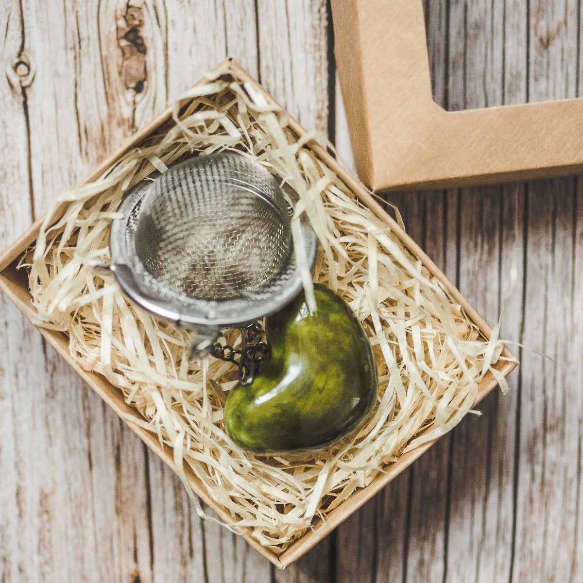 Håndlavet teæg med keramisk grønt hjerte 💚