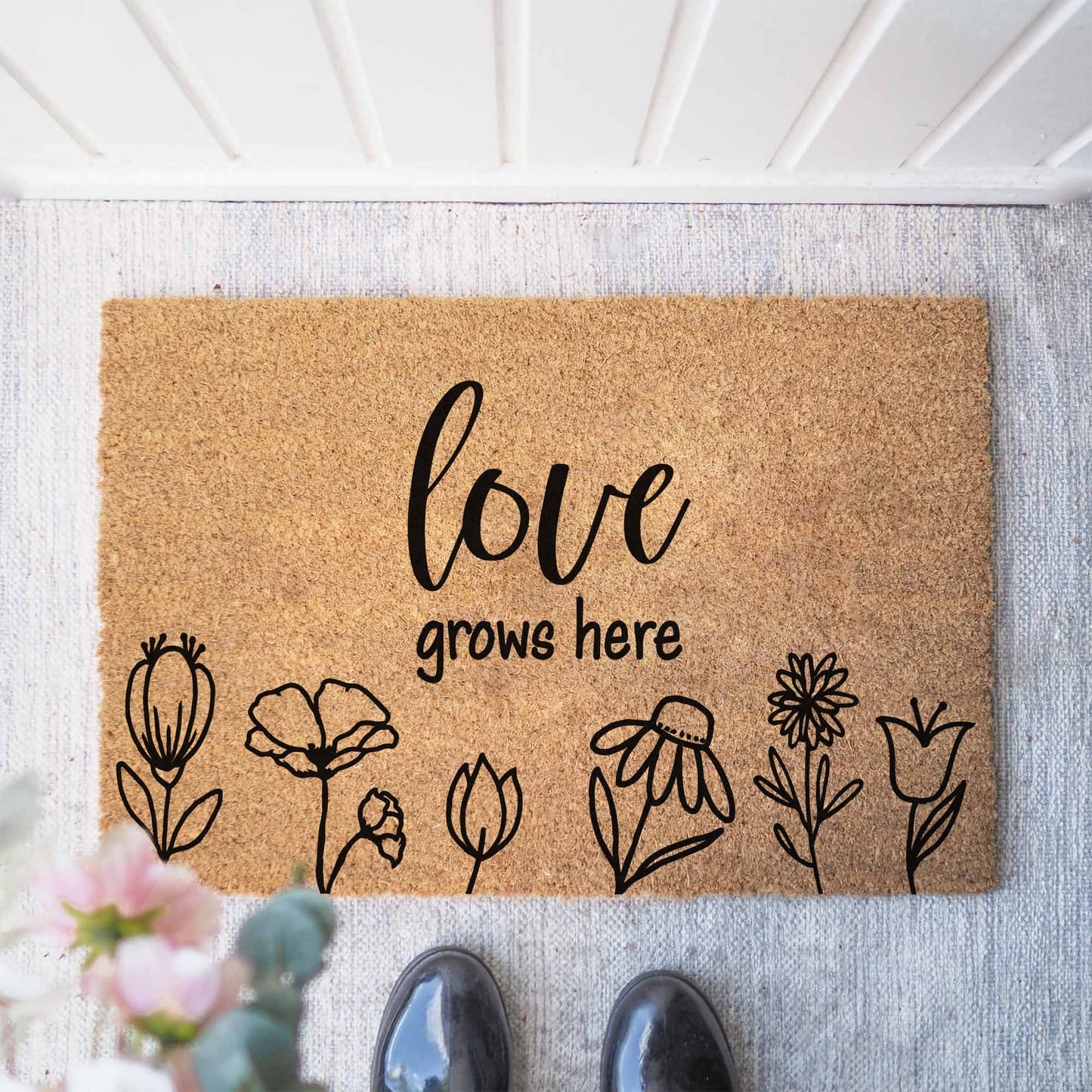 Kokosmåtter “Love grows here” – kærlighed, familie og hverdagsliv