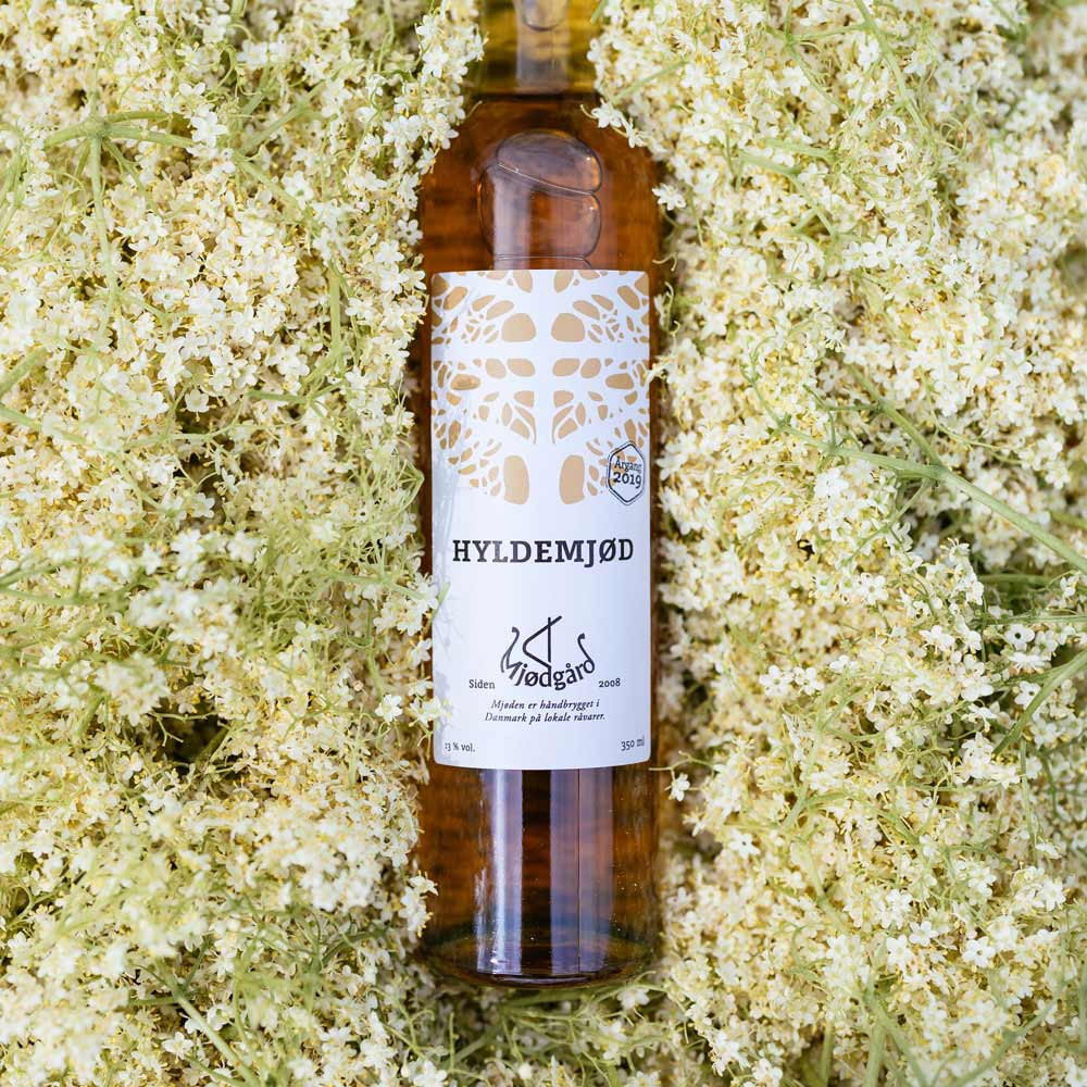 Hyldemjød – med hyldeblomster