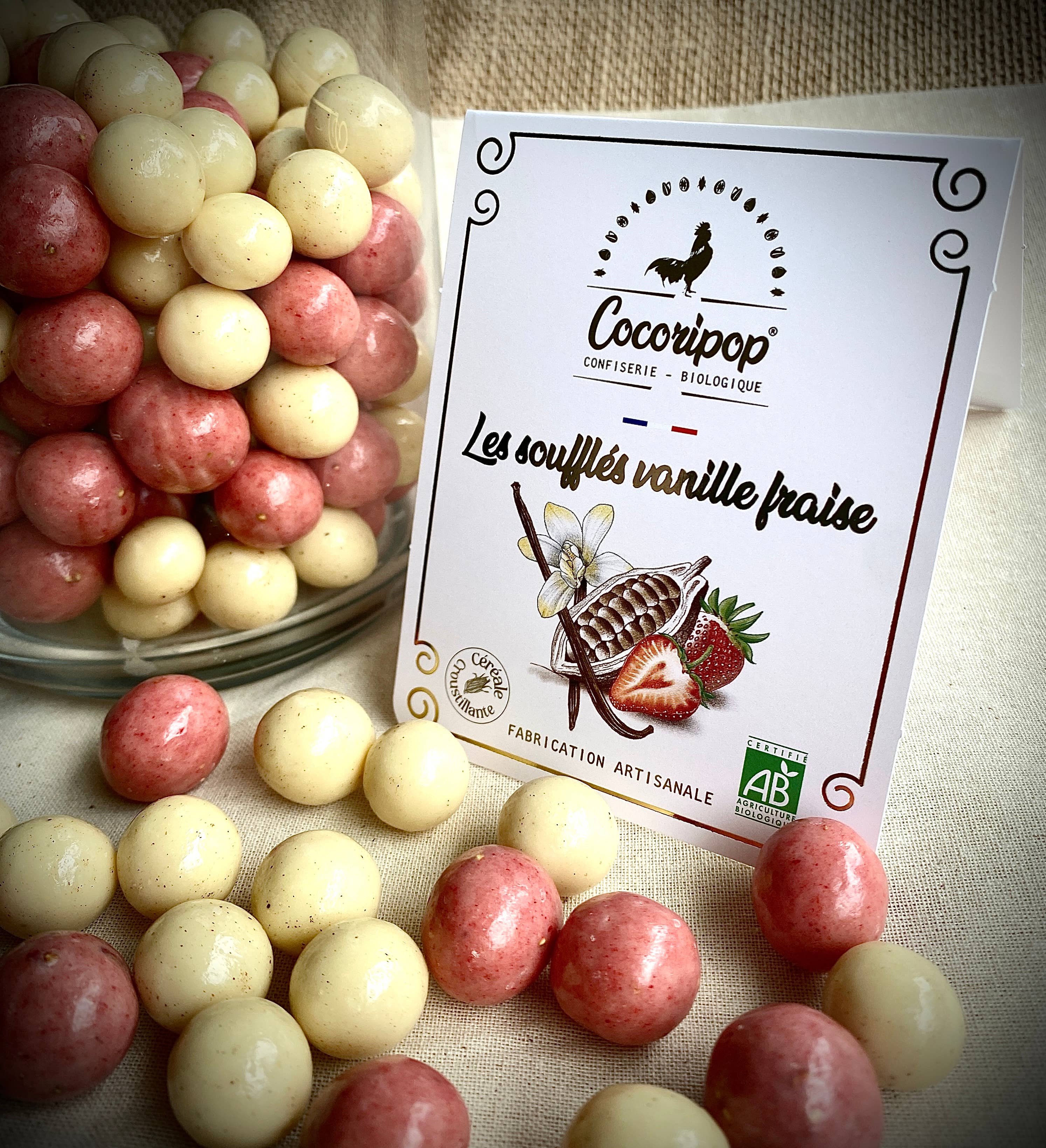 Knasende chokoladekugler med hvid chokolade, jordbær & bourbon-vanilje