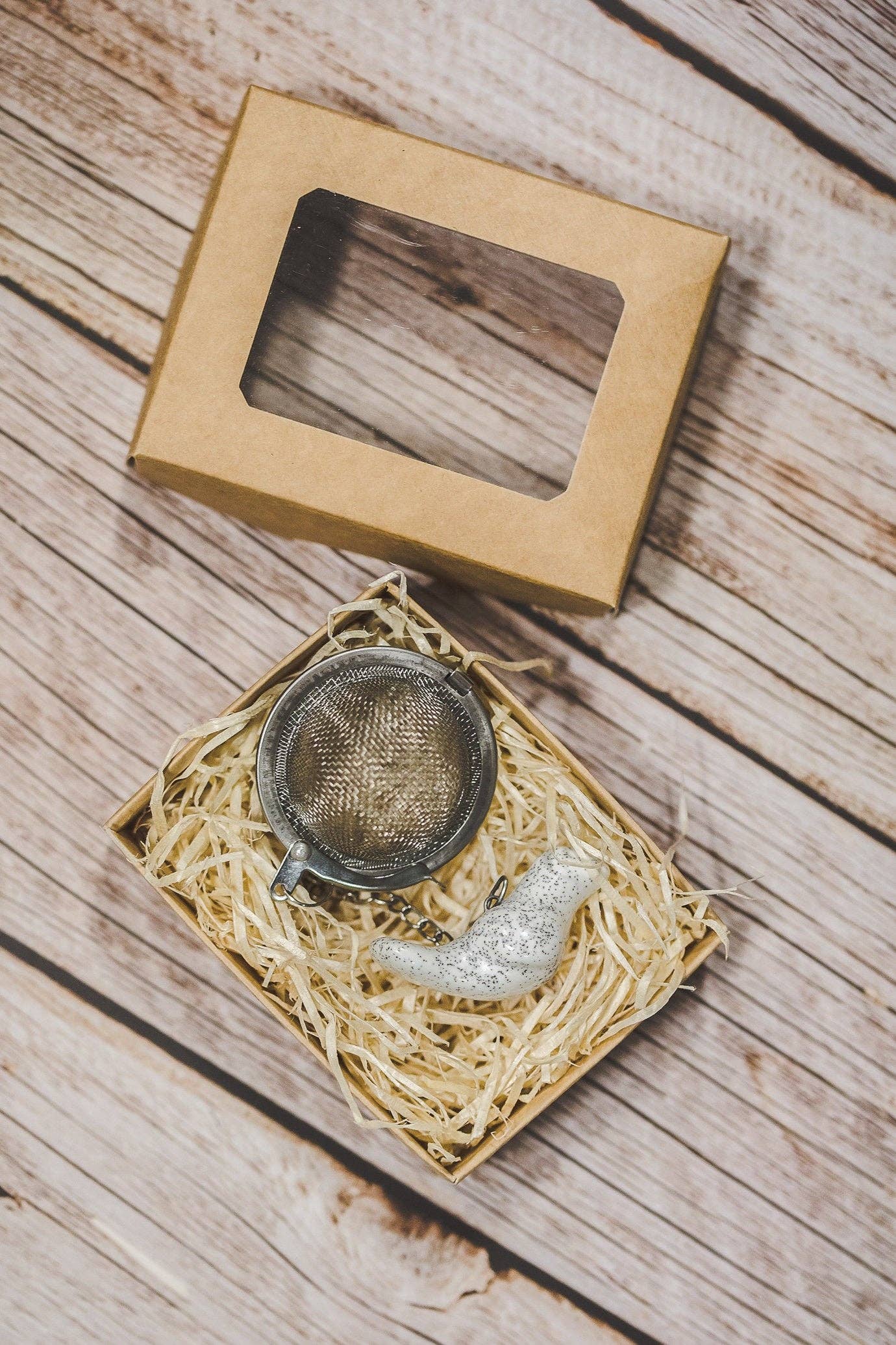 Håndlavet teæg med keramisk hvid fugl 🕊️