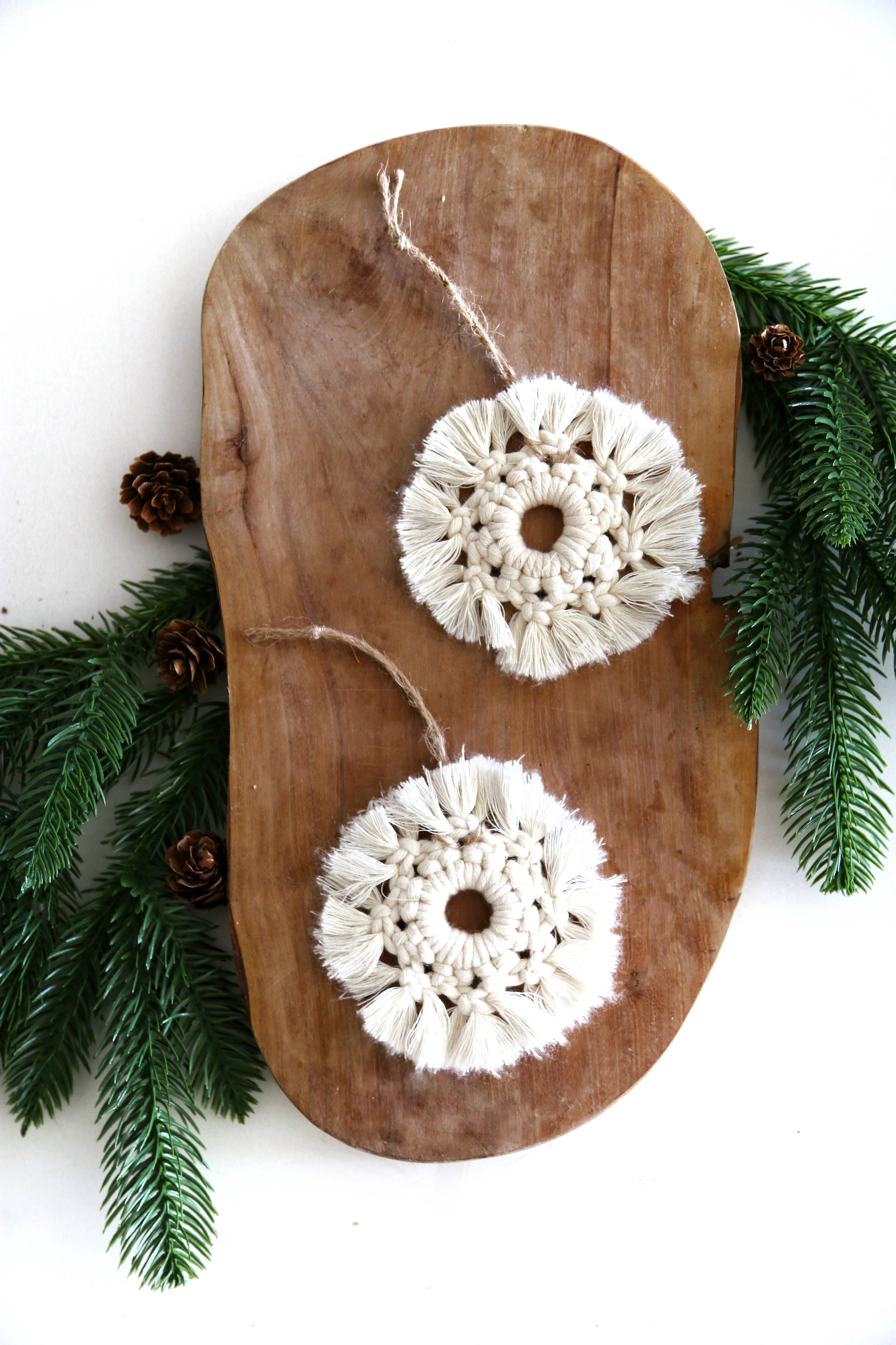 Macrame snefnug – håndlavet julepynt i boho-stil