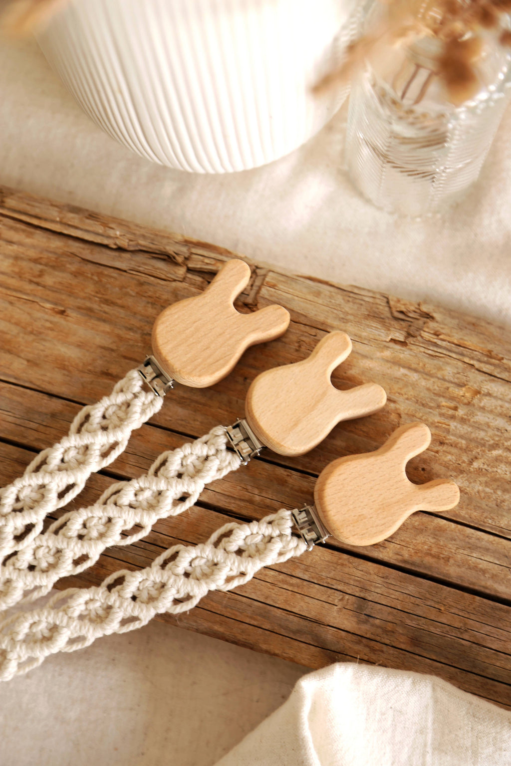 Håndlavet macramé suttesnor – naturlig, blød og helt uimodståelig