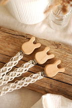 Håndlavet macramé suttesnor – naturlig, blød og helt uimodståelig