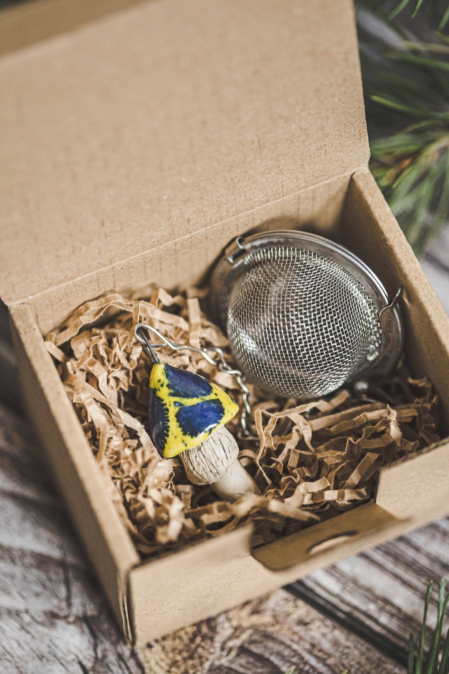 Håndlavet teæg med keramisk blå/gul svamp 🍄‍🟫