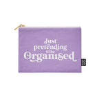 Makeup pung med lynlås “Just Pretending To Be Organized” – lys lilla canvas pouch