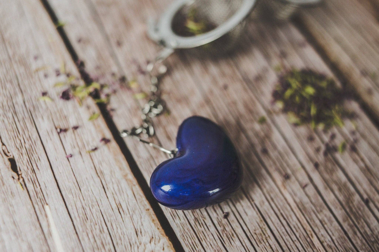 Håndlavet teæg med keramisk blåt hjerte 💙