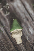 Håndlavet teæg med keramisk grøn svamp 🍄‍🟫