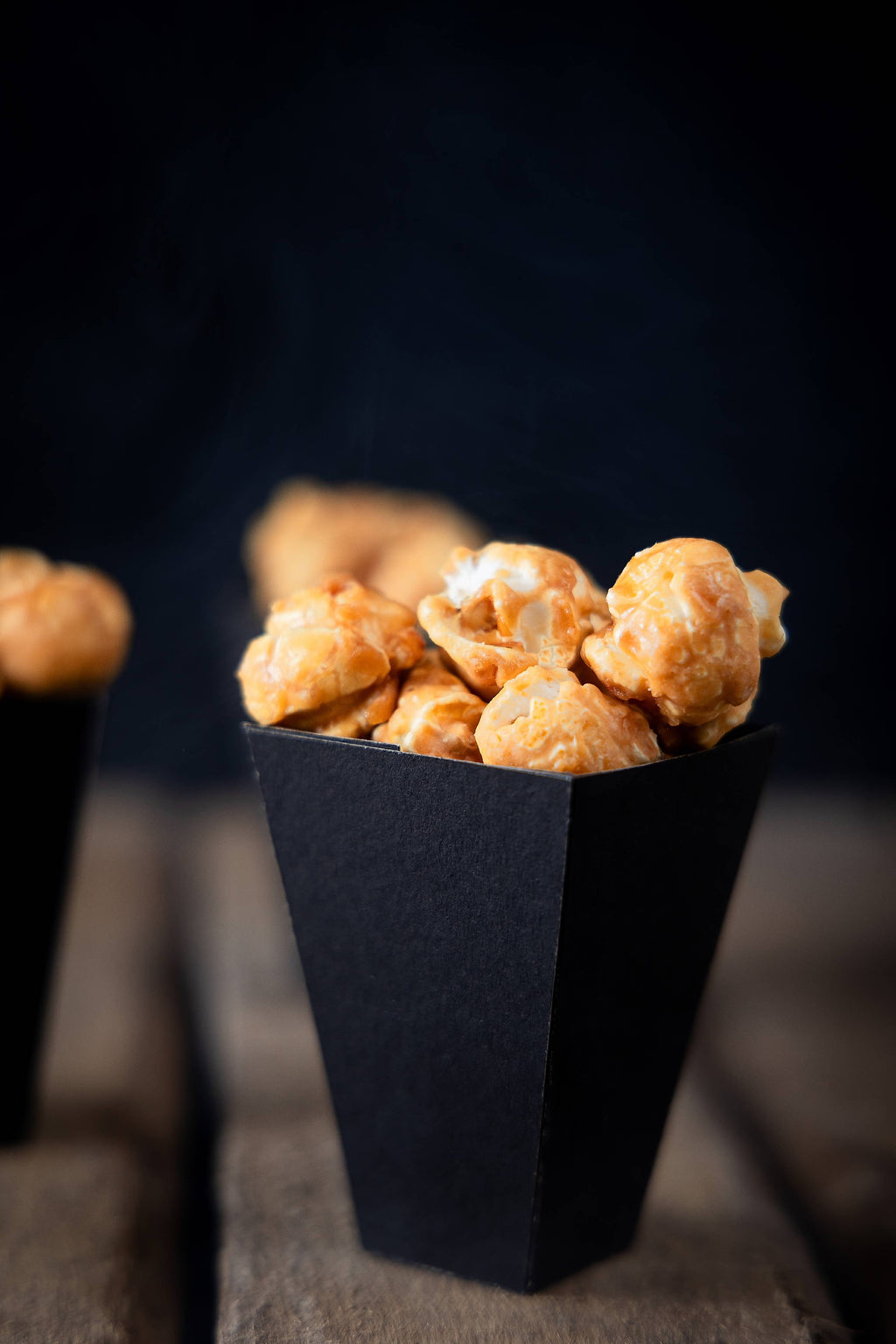 Økologisk gourmet popcorn med saltkaramel – sprød, luftig & helt uimodståelig