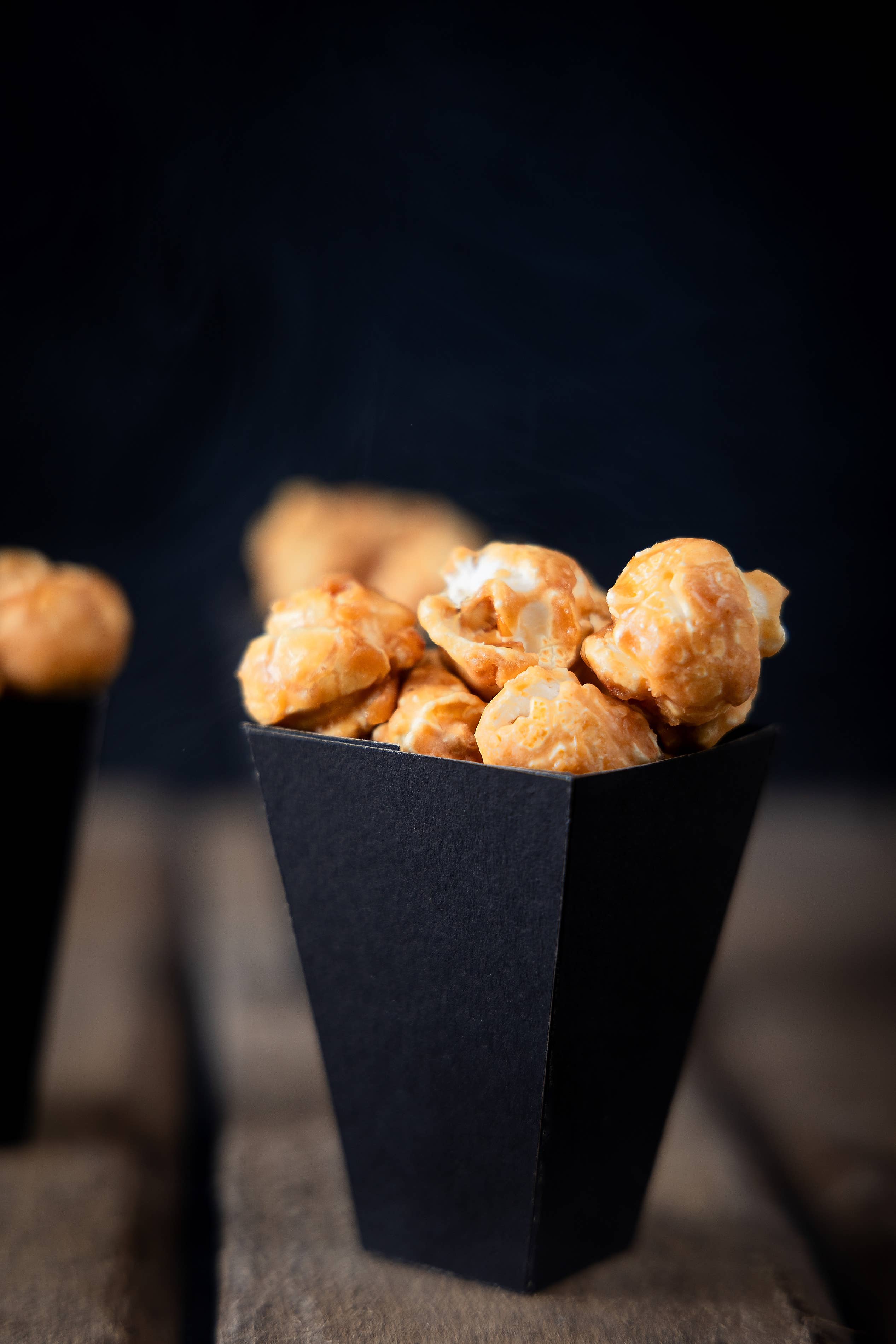 Økologisk gourmet popcorn med saltkaramel – sprød, luftig & helt uimodståelig