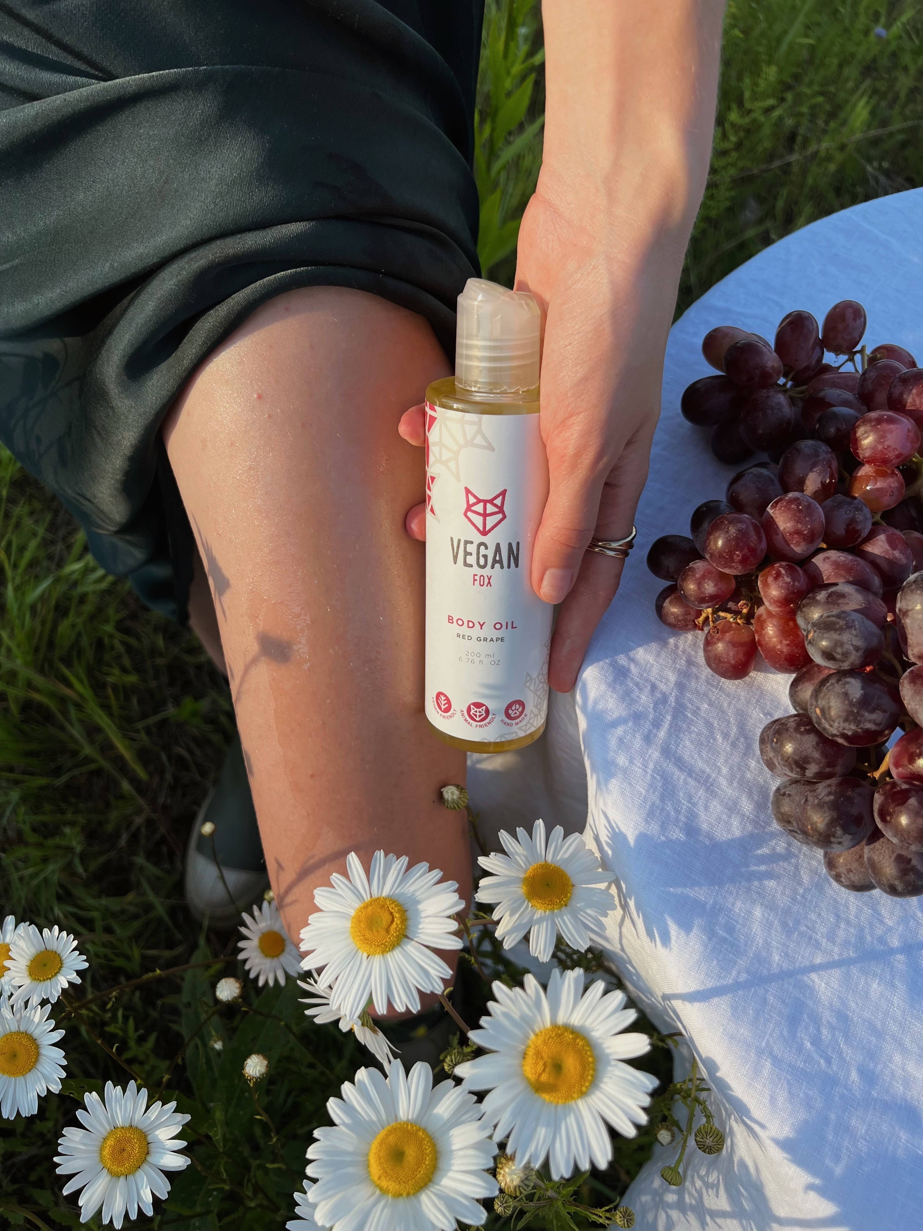 Vegansk kropsolie med druekerneolie – 200 ml | Vegan Fox