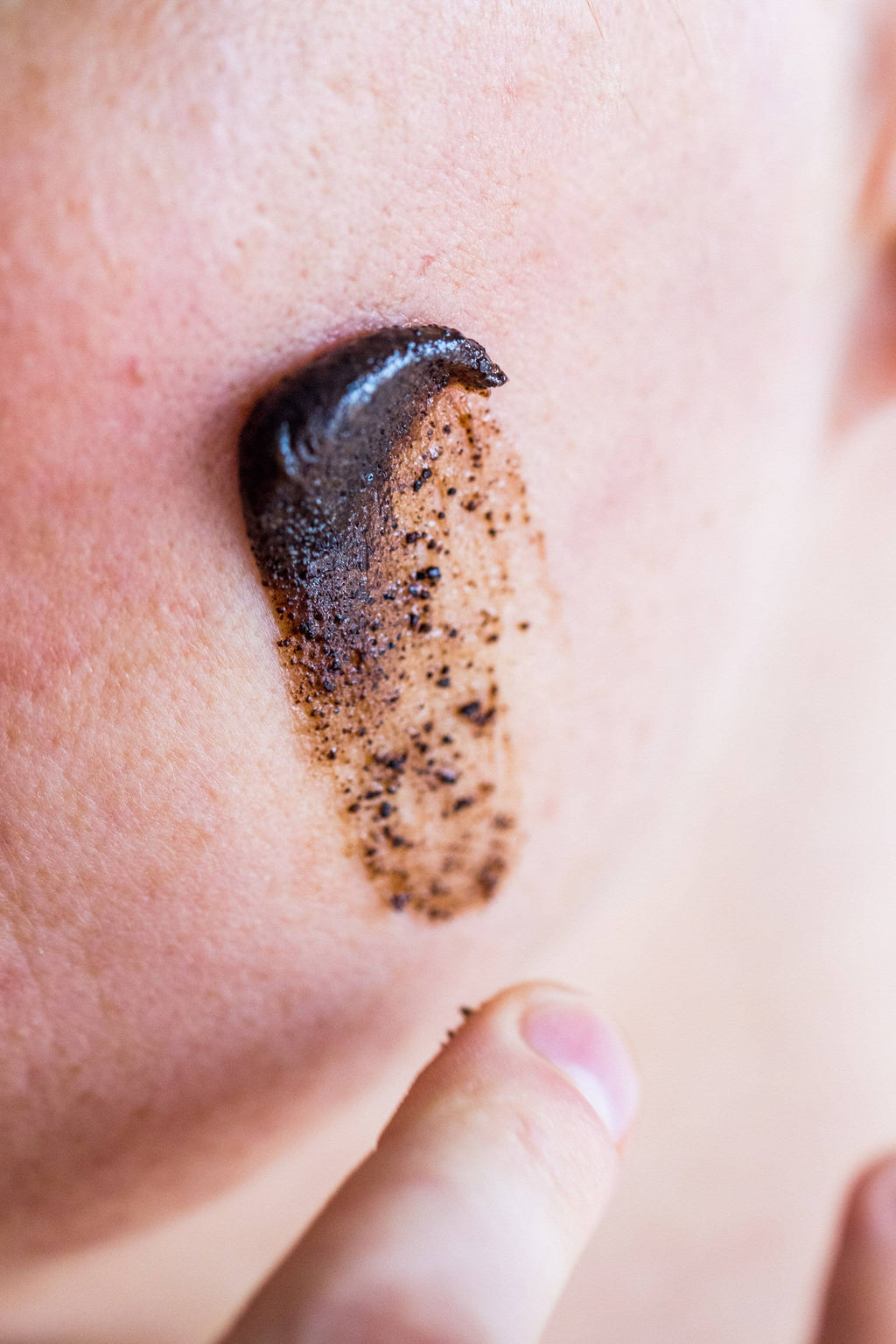 2-i-1 rå espresso ansigtsskrub+maske med kaffegrums