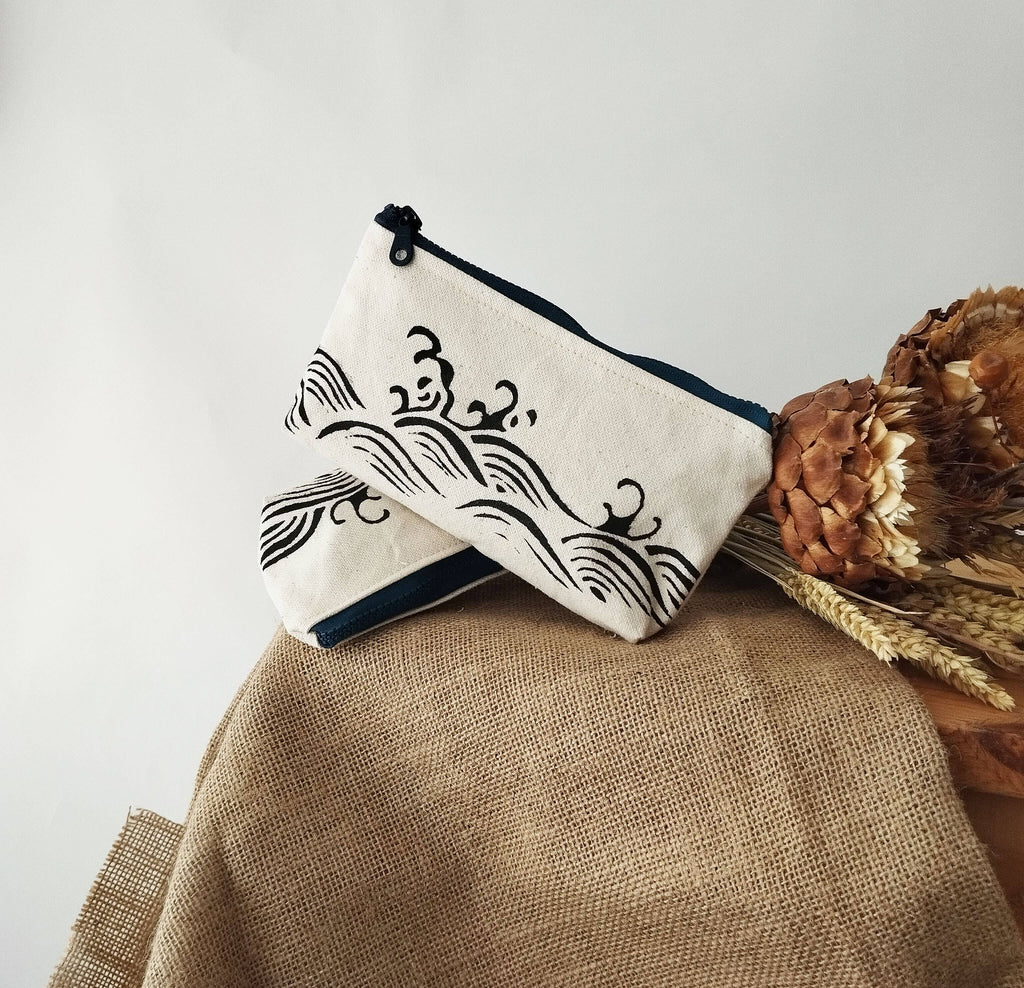 Kosmetikpung / organizer med japansk bølgemønster – stil, ro og orden i tasken