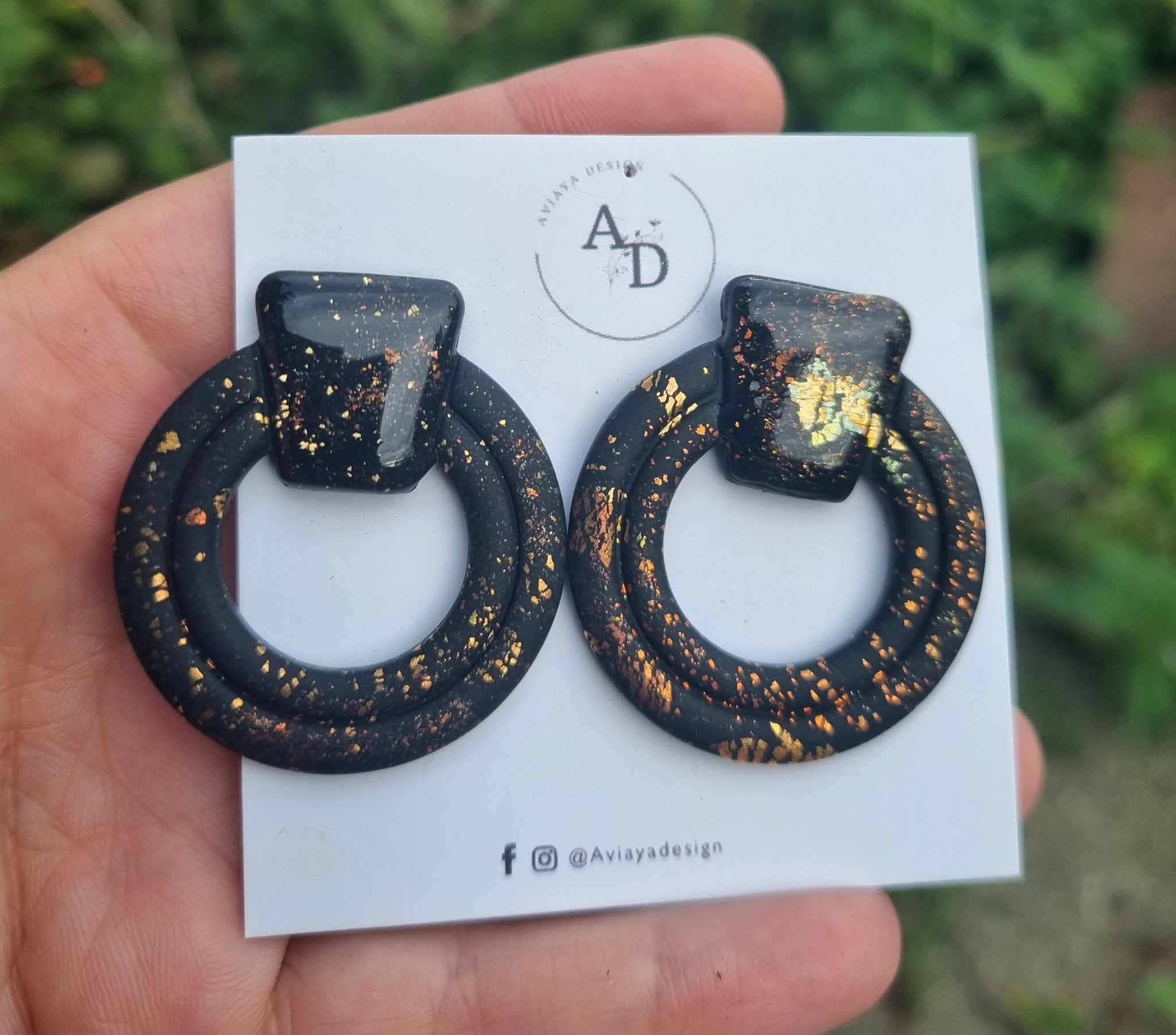 Sort rund metallic - ørestikker