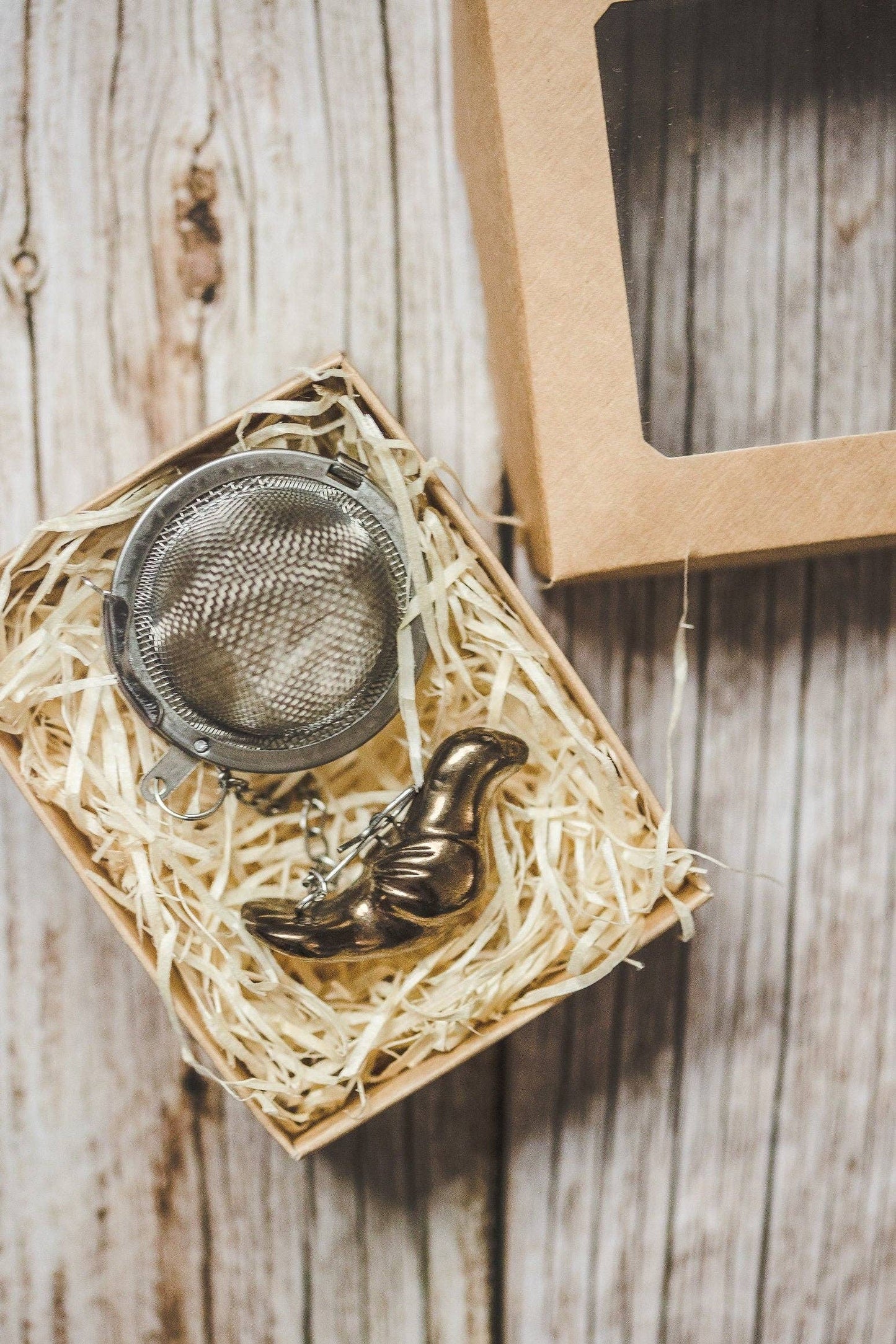 Håndlavet teæg med keramisk bronze fugl 🐓