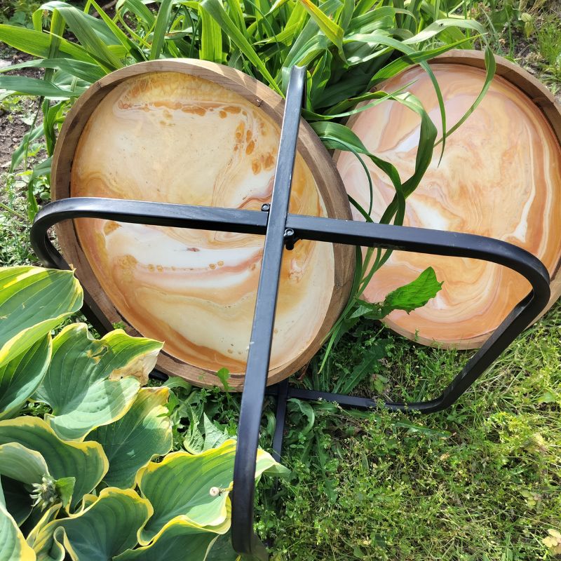 Bakkebord – i træ malet i guld, kobber og offwhite