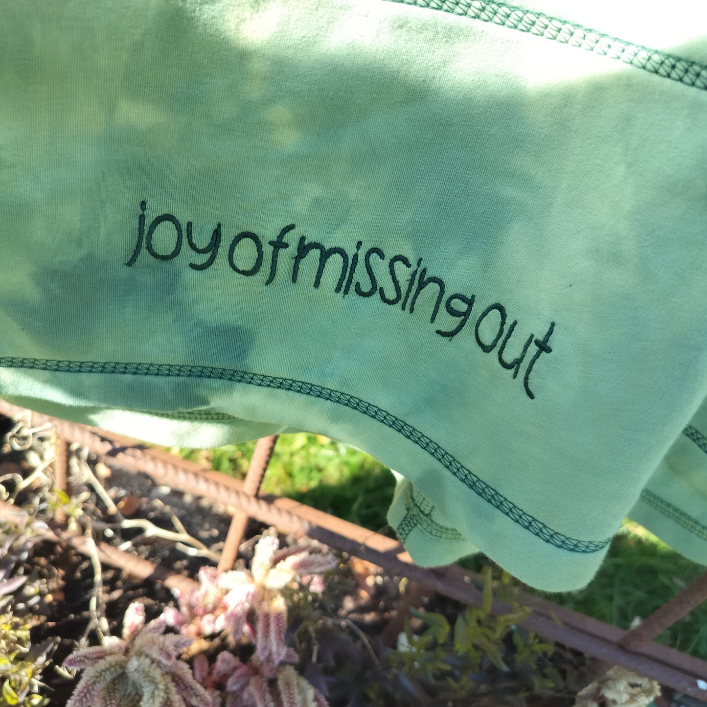 Oversize bluse i batik-isoli – JOMO statement i grønlige nuancer