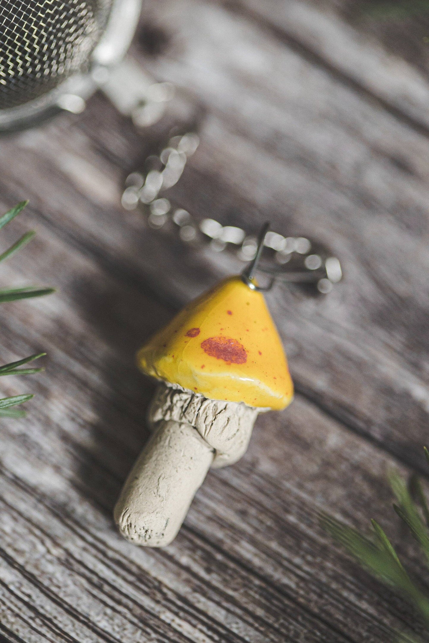 Håndlavet teæg med keramisk gul svamp 🍄‍🟫