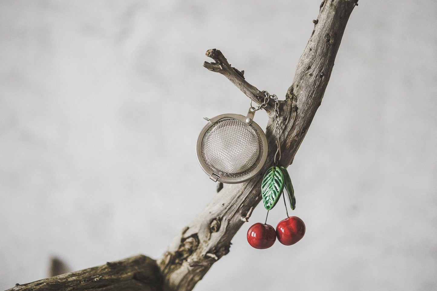 Håndlavet teæg med keramisk kirsebær 🍒