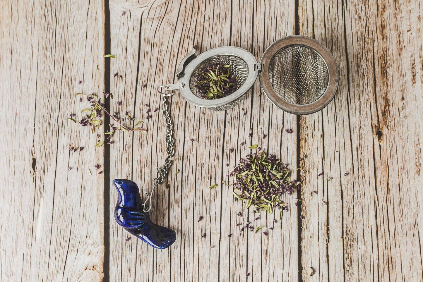 Håndlavet teæg med keramisk blå fugl 🐦