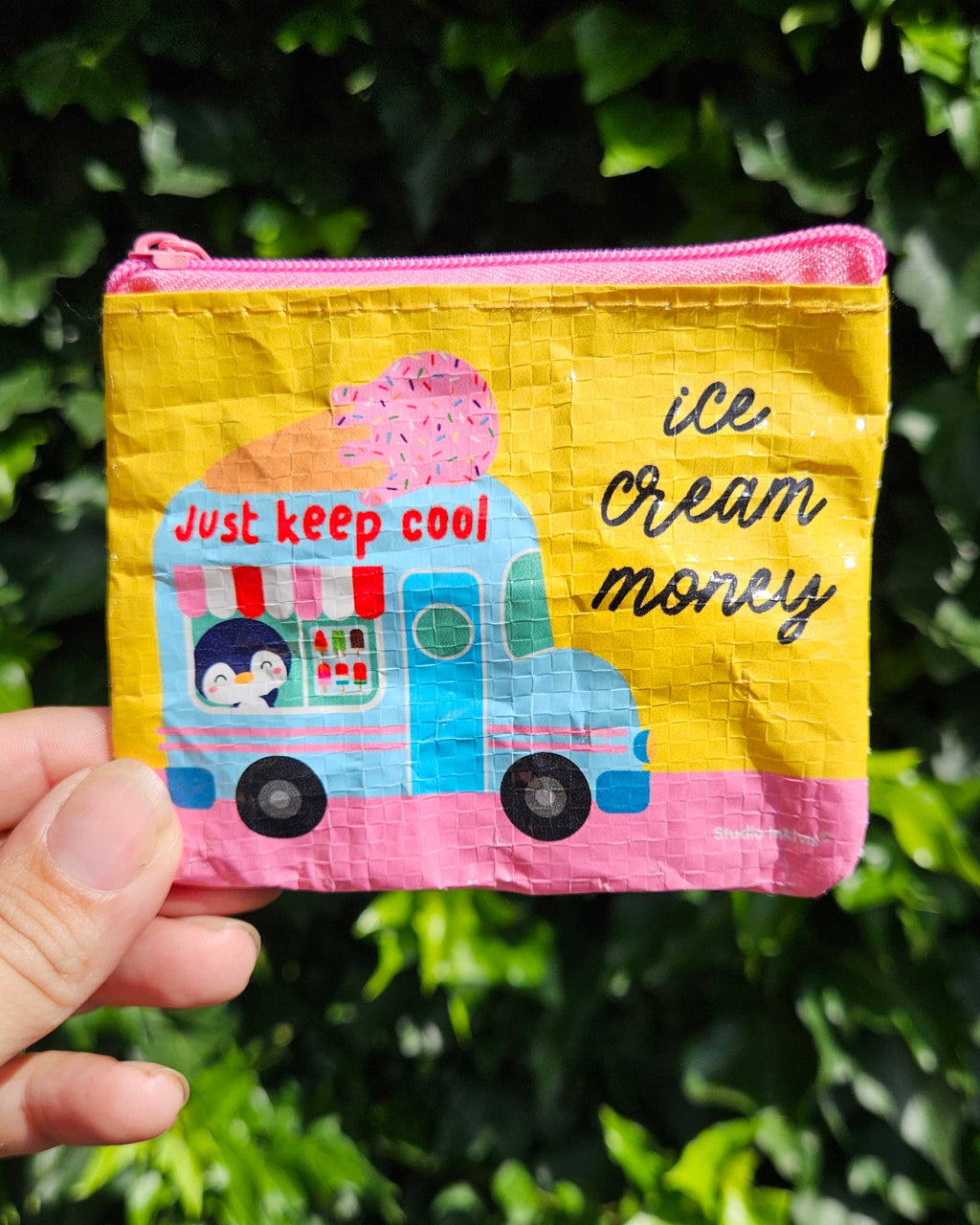 Mini pung “Ice Cream Money” – farverig møntpung i genbrugsplast