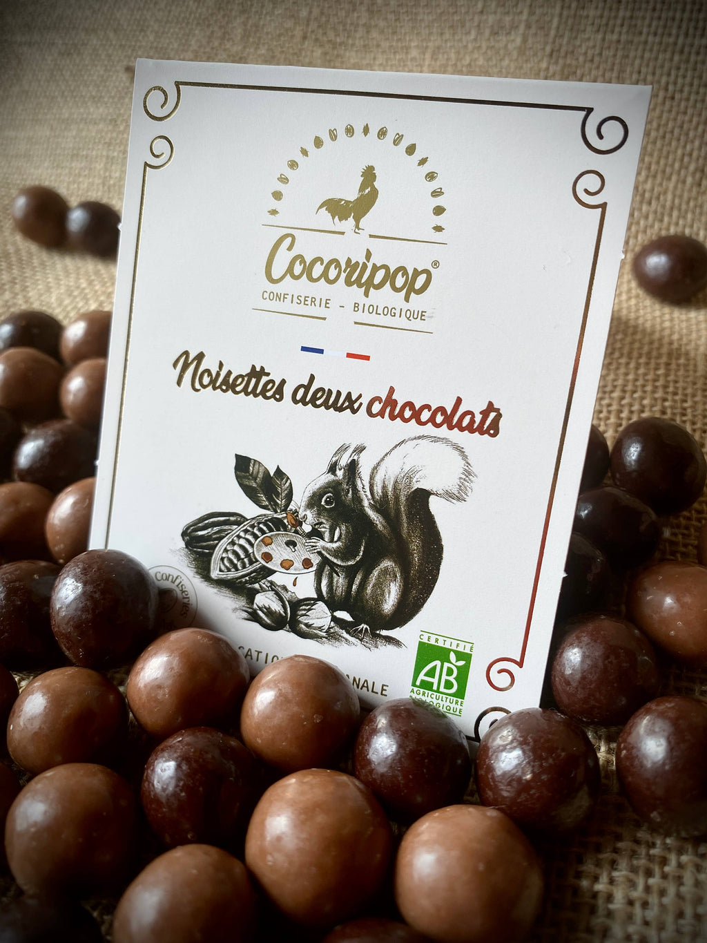 Hasselnødder med mælkechokolade & mørk chokolade