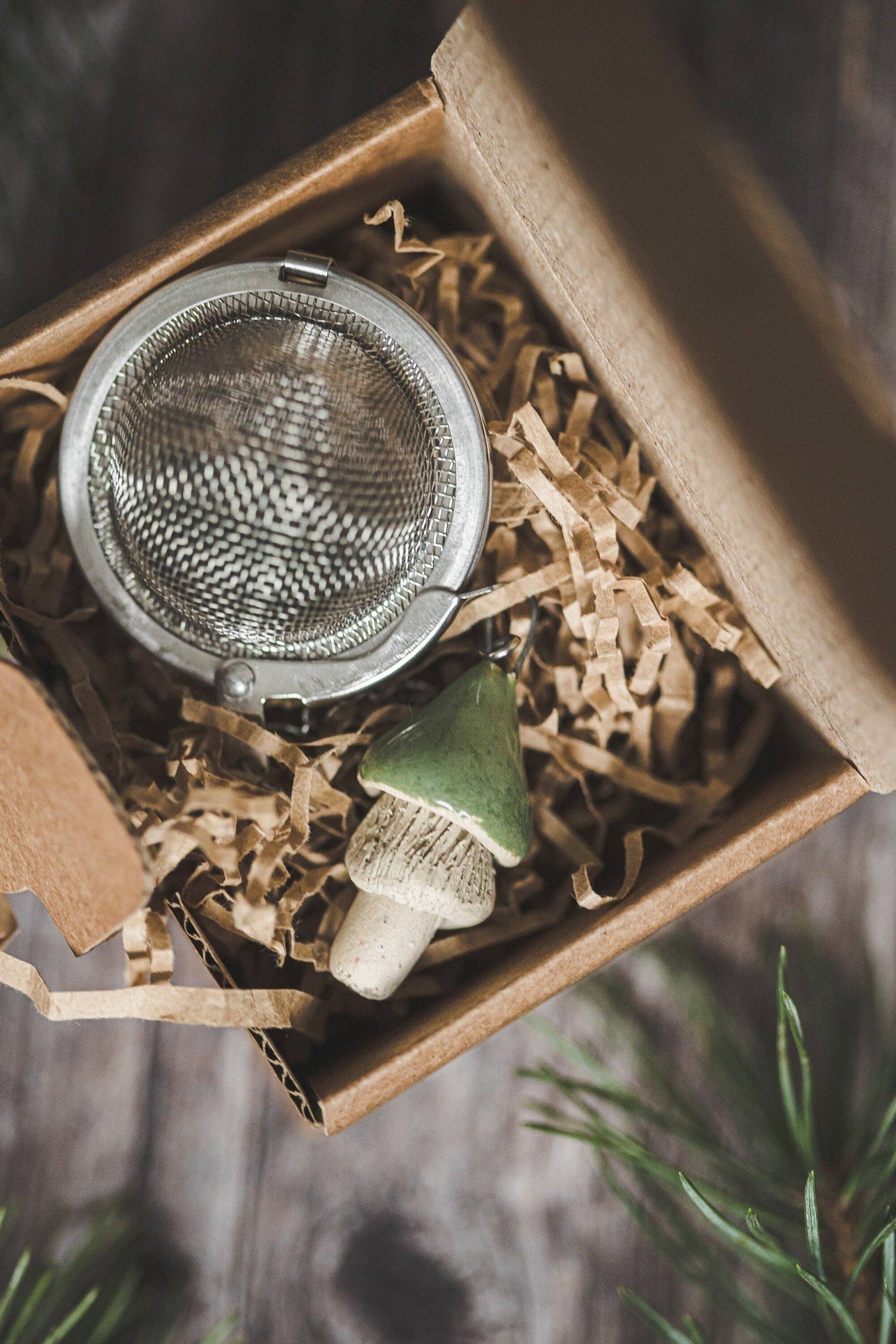 Håndlavet teæg med keramisk grøn svamp 🍄‍🟫