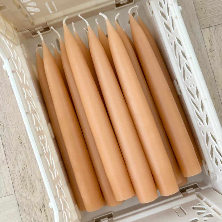 Dyppet ensfarvet lys, i flere farver