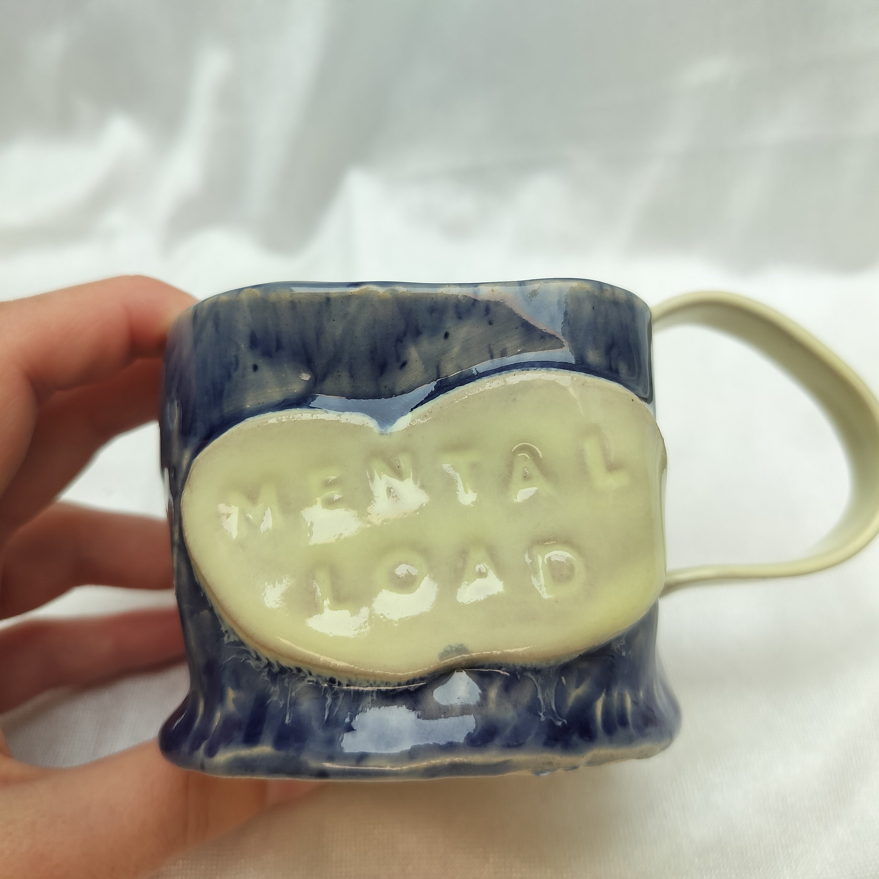 Krus "Mental load" – Finurligt keramik med kant og budskab