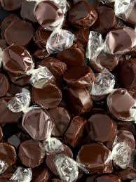 HYGGE dåse med chokolade karameller