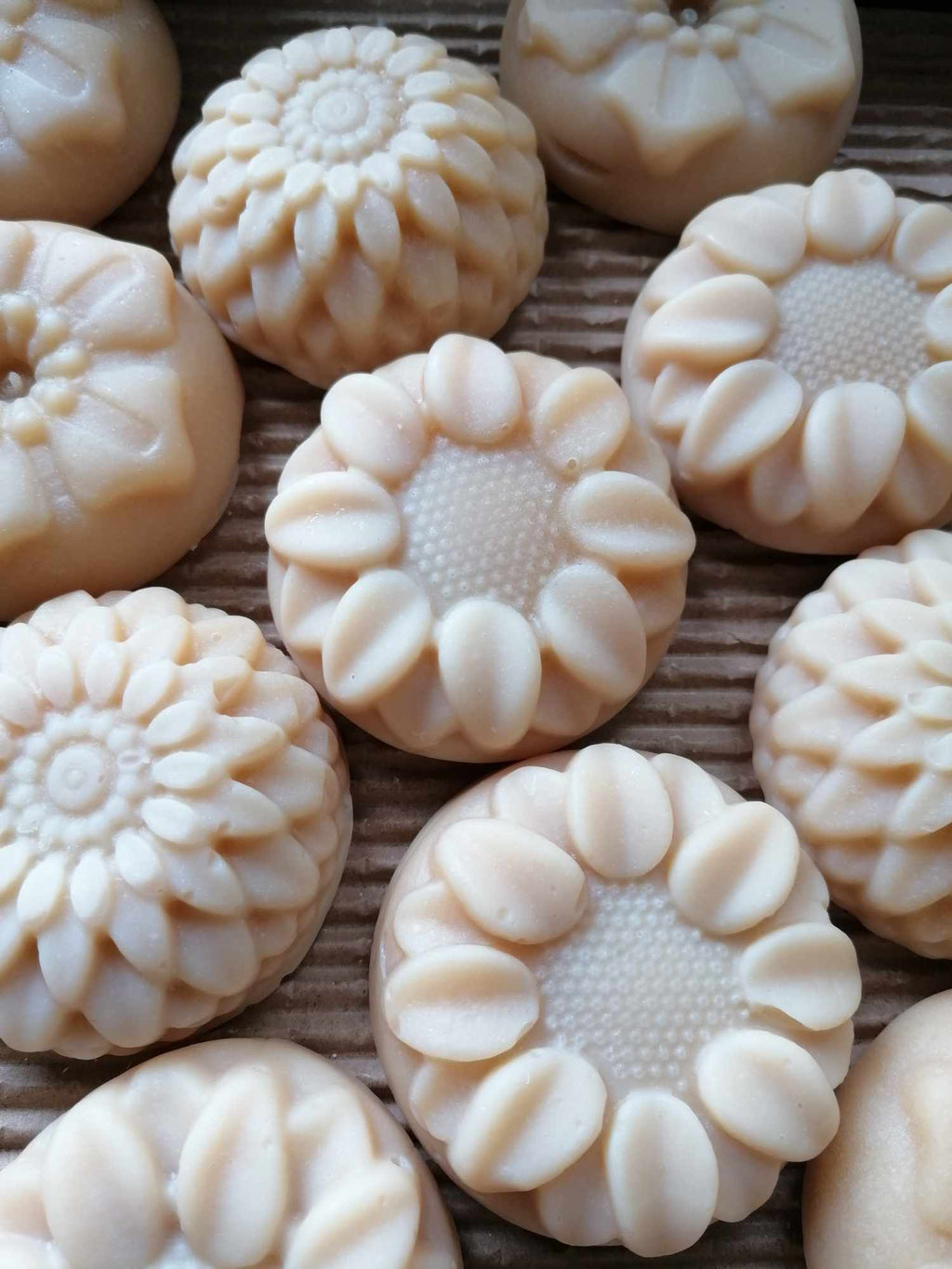 🌸 Håndlavet sæbebar – Jasmin