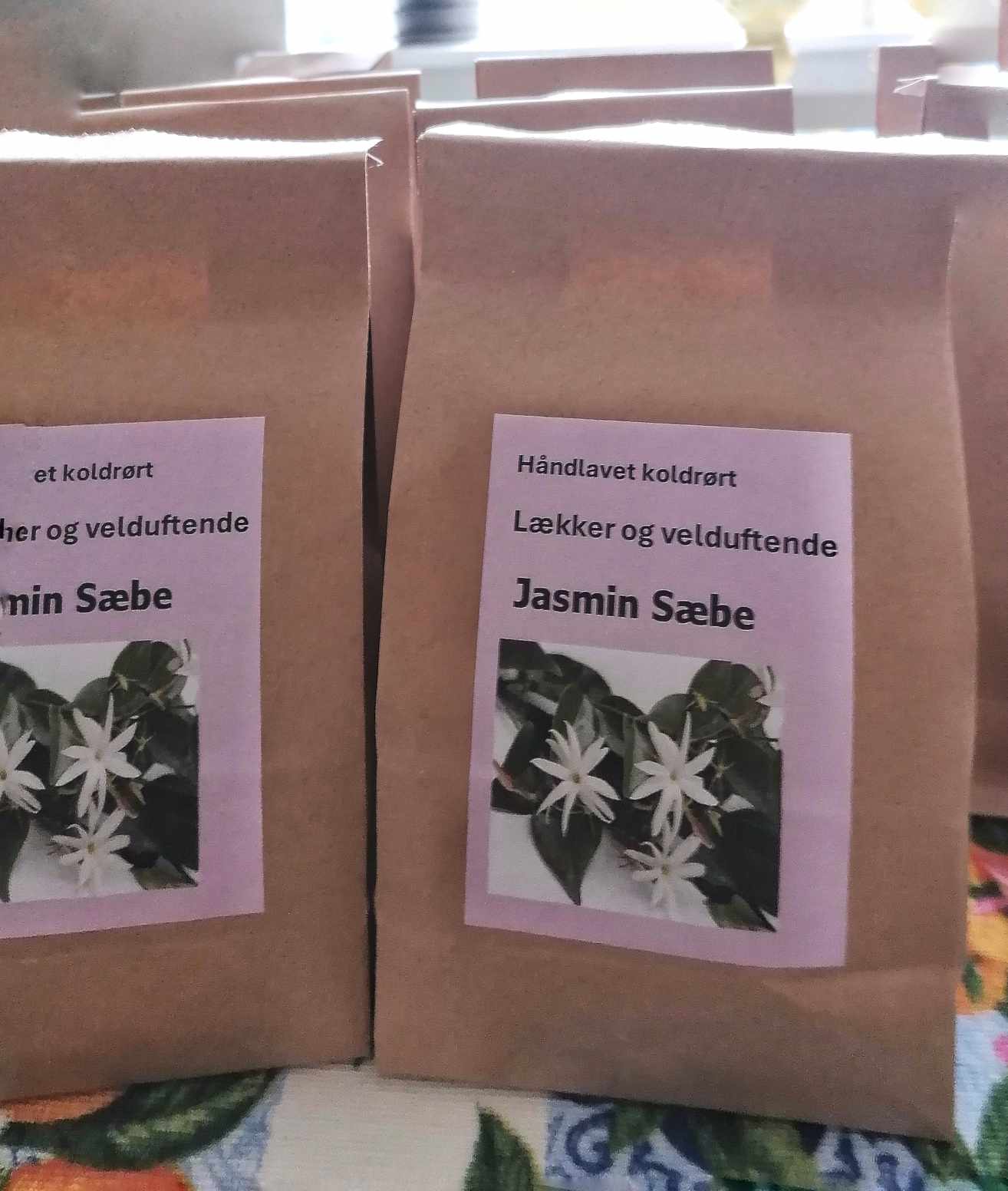 🌸 Håndlavet sæbebar – Jasmin