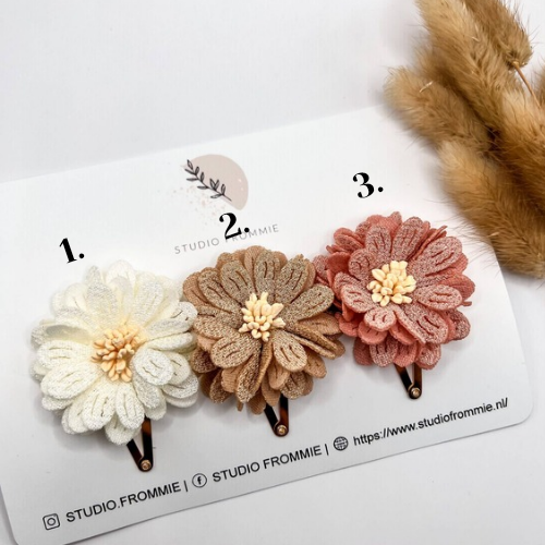 Hårspænder · 3 Designs · Stofblomster (Sælges i sæt af to)