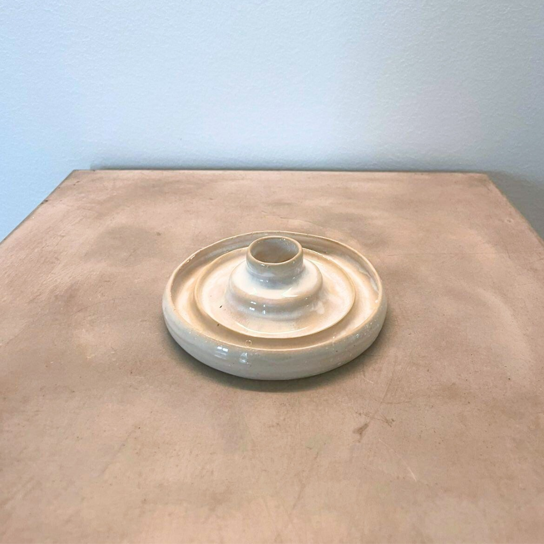 Lysestage – midterplaceret lys med riller (større)