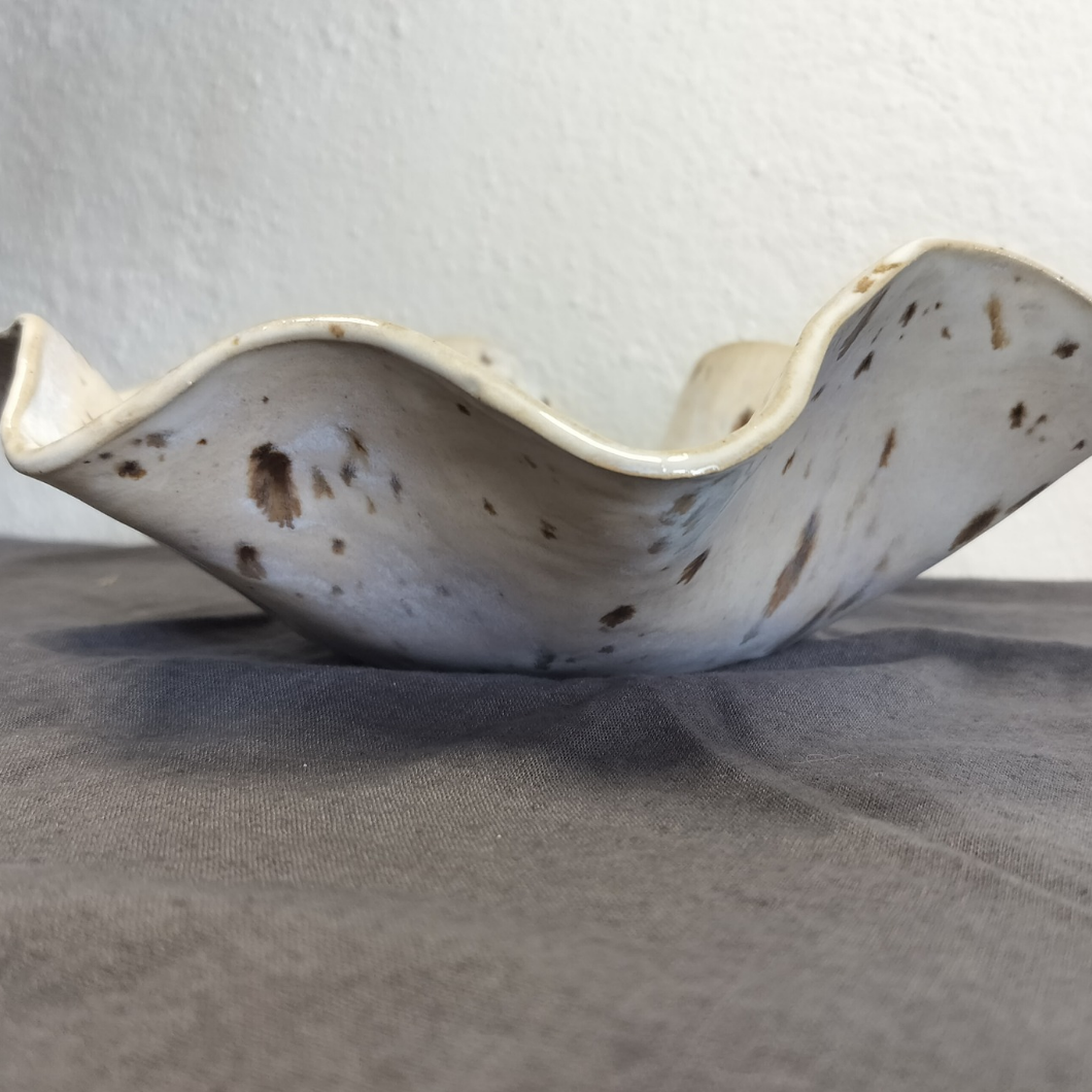 Mellem fad/skål – sand & lyse nuancer